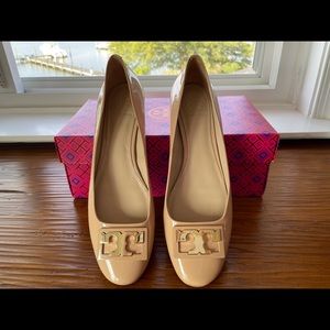tory burch adrien pump